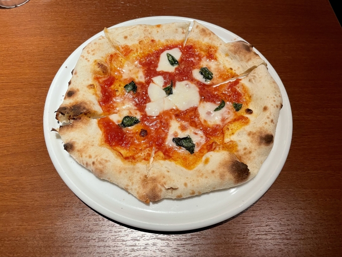 鉄道乗車記録の写真:駅弁・グルメ(1)        「仙台駅のエスパルの中にあるイタリコでマルゲリータピザを食べました。」