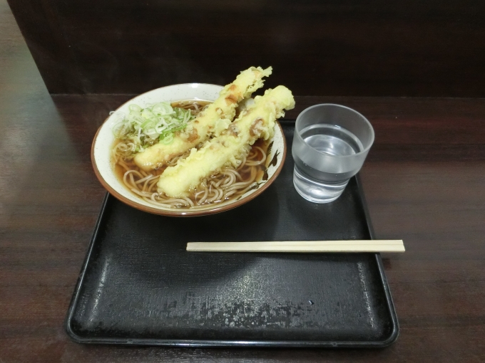 鉄道乗車記録の写真:駅弁・グルメ(1)        「一ノ関駅の駅そばでちくわ天そばを食べました。」