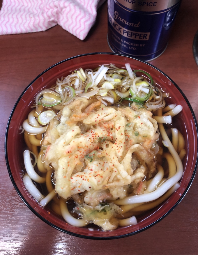 鉄道乗車記録の写真:駅弁・グルメ(1)        「釜石駅の駅そばで天ぷらうどんを食べました。
現在は経営者が変わっています。」