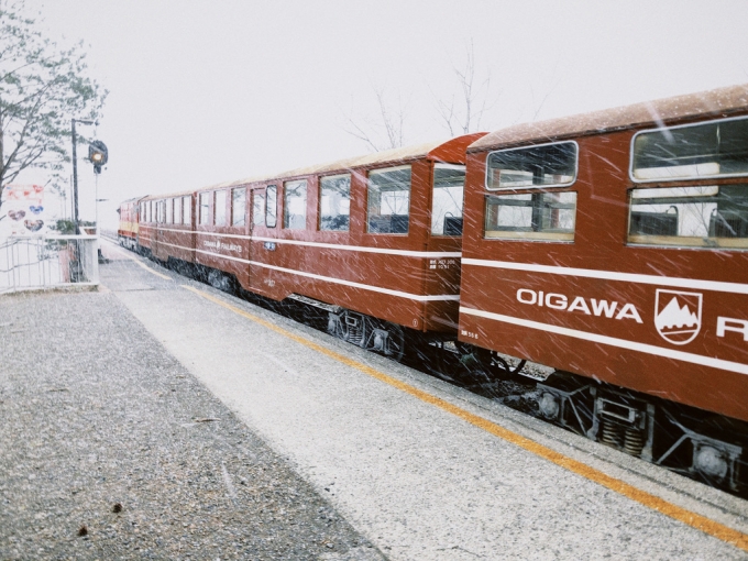 鉄道乗車記録の写真:乗車した列車(外観)(3)        「吹雪いている」