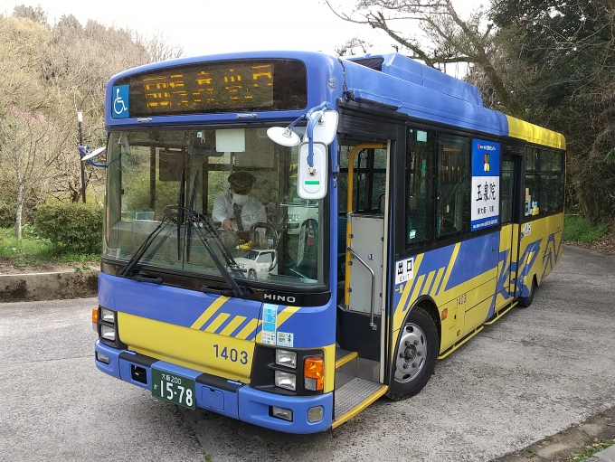 鉄道乗車記録の写真:旅の思い出(2)        「信貴山門から高安山まで乗車した近鉄バスです。
50系統高安山ケーブル駅行きです。」