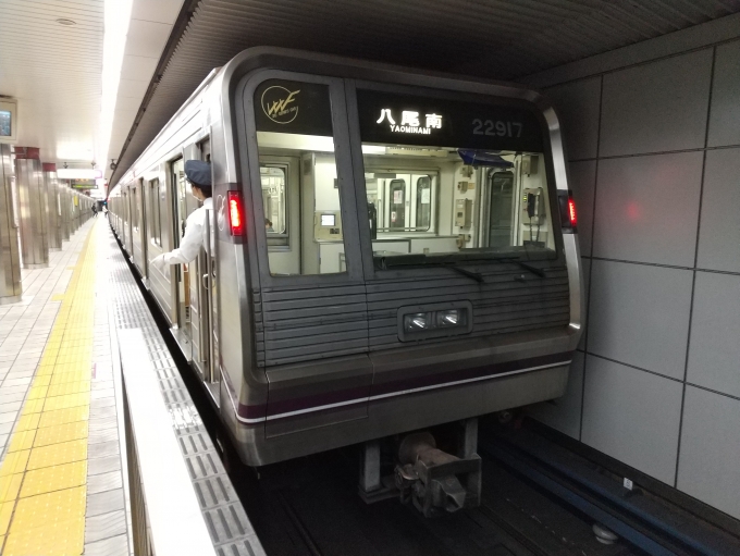 鉄道乗車記録の写真:乗車した列車(外観)(1)        「これに乗って谷町九丁目(近鉄大阪上本町)に移動します。」