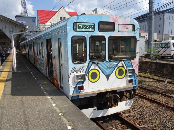 鉄道乗車記録の写真:列車・車両の様子(未乗車)(2)        「｢ふくにん｣電車の伊賀上野側です。」