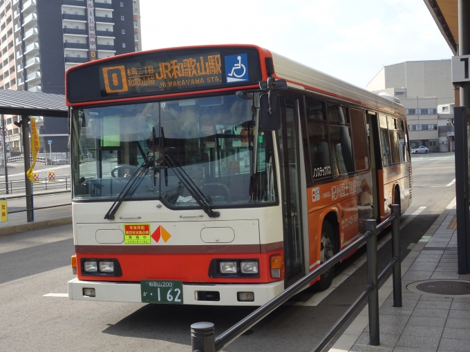 鉄道乗車記録の写真:旅の思い出(1)        「南海和歌山市駅とJR和歌山駅の間は、JRが1時間に一本なのに対して、バスは12分毎に発車するので、あまり困ることはないと思います。(昼間の時間帯に限る)」