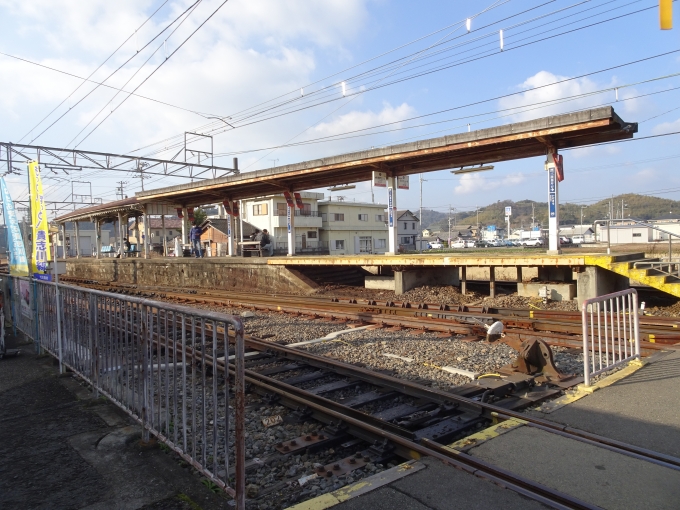 鉄道乗車記録の写真:駅舎・駅施設、様子(1)        「伊太祈曽駅ホームの全景です。」
