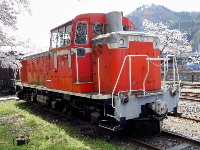 鉄道乗車記録の写真:列車・車両の様子(未乗車)(9)        「DD16の2エンド側です。」