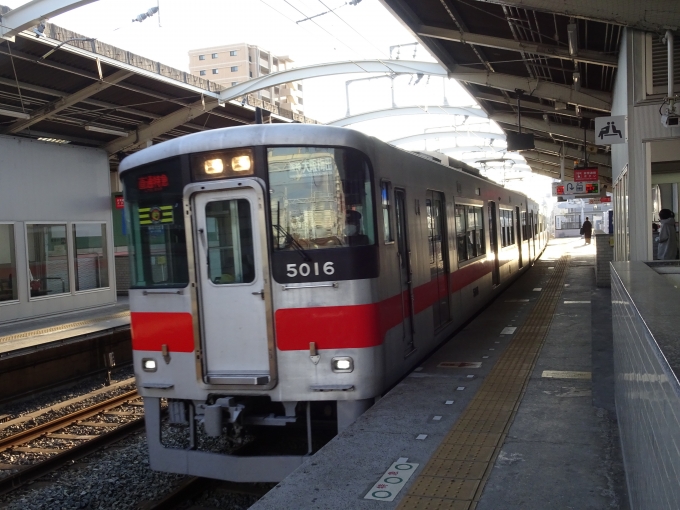 鉄道乗車記録の写真:列車・車両の様子(未乗車)(1)          「山陽垂水駅に到着した｢直通特急｣です。」