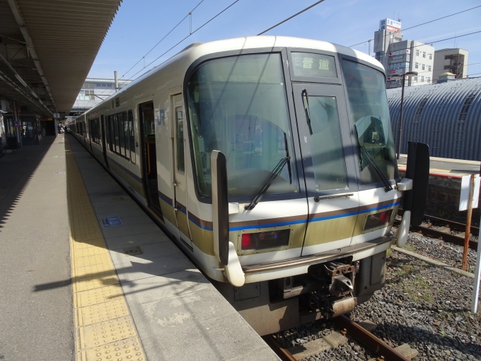 鉄道乗車記録の写真:乗車した列車(外観)(2)        「当駅仕立ての京都行き普通列車です。」
