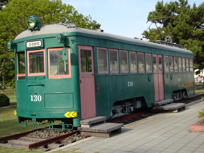 鉄道乗車記録の写真:列車・車両の様子(未乗車)(12)        「交通遊園で保存している、阪堺電車モ121形130号車です。行き先表示は｢浜寺駅前｣になっています。」