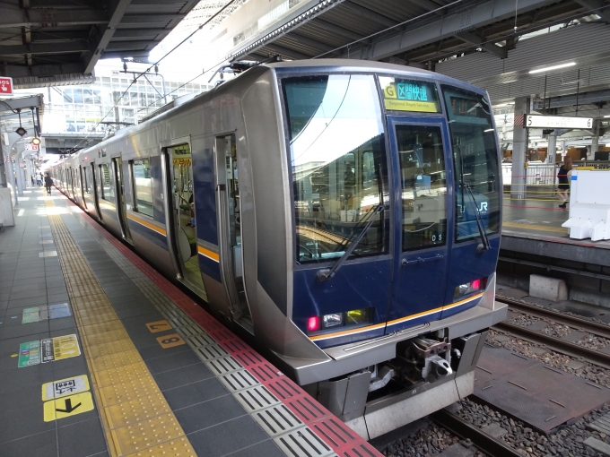 鉄道乗車記録の写真:列車・車両の様子(未乗車)(2)        「2本前の篠山口行き区間快速ですが、321系とか207系で来ることがあります。(D5編成)」