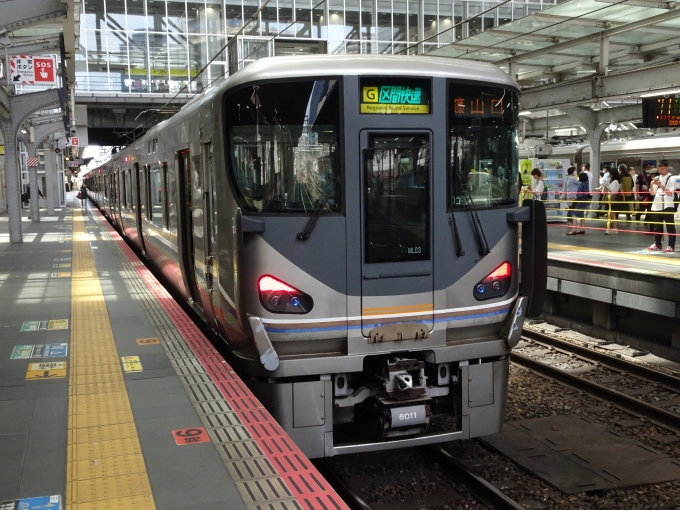 鉄道乗車記録の写真:乗車した列車(外観)(6)        「乗車した篠山口行き区間快速です。225系6両編成です。」