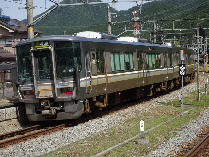 鉄道乗車記録の写真:列車・車両の様子(未乗車)(4)        「谷川駅を出発する、篠山口行きです。」