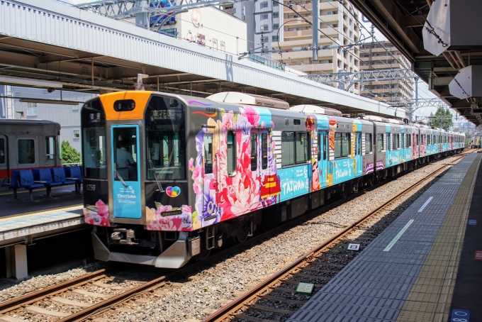 鉄道乗車記録の写真:列車・車両の様子(未乗車)(3)        「台湾桃園捷運ラッピング編成の神戸三宮側です。」