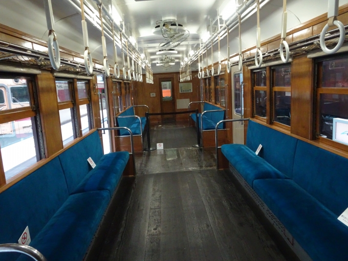 鉄道乗車記録の写真:車内設備、様子(9)        「クモハ12041の車内です。」
