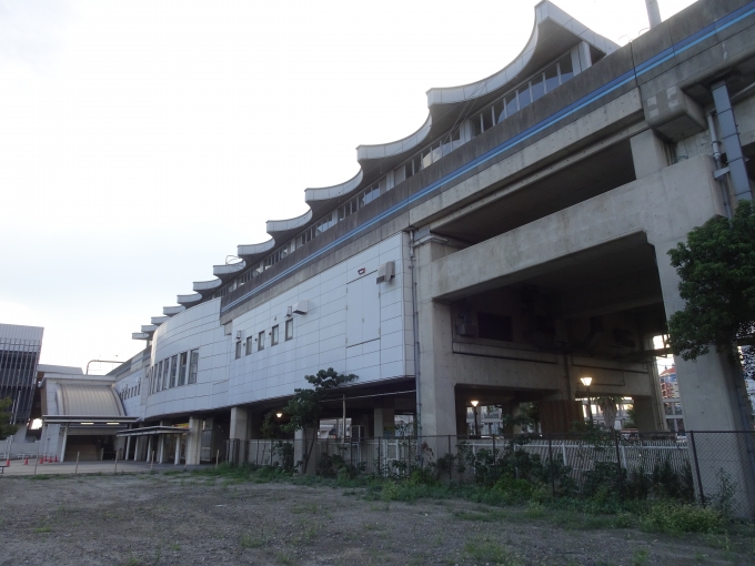 鉄道乗車記録の写真:駅舎・駅施設、様子(1)        「金城ふ頭駅の全景です。」