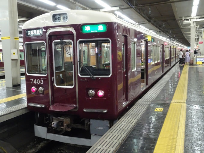 鉄道乗車記録の写真:乗車した列車(外観)(1)        「京都河原町から大阪梅田まで乗車した、準急です。」