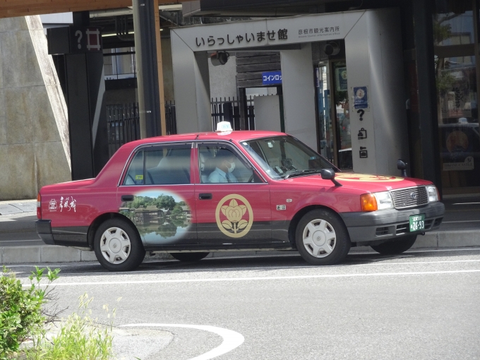 鉄道乗車記録の写真:旅の思い出(8)        「近江タクシーの彦根城のラッピングタクシーです。」
