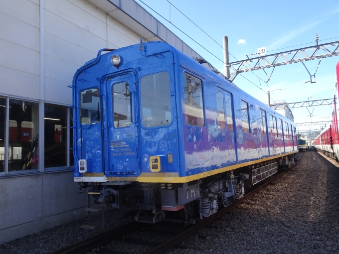 鉄道乗車記録の写真:列車・車両の様子(未乗車)(12)        「元モ1650系の五位堂工場の構内牽引車です。」