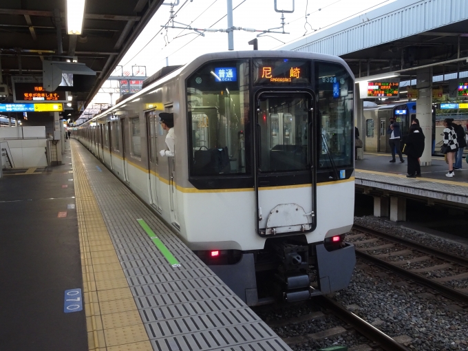 鉄道乗車記録の写真:乗車した列車(外観)(1)        「尼崎に着きました。」
