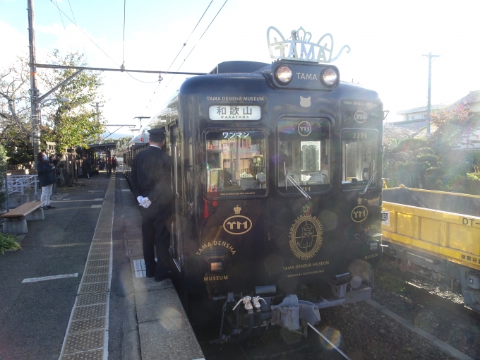 鉄道乗車記録の写真:乗車した列車(外観)(1)          「貴志駅でデジタルスタンプをゲットしたので、この｢たまミュージアム電車｣で帰ることにしました。」