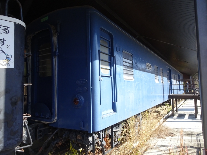 鉄道乗車記録の写真:列車・車両の様子(未乗車)(17)        「マニ50 2036です。車内は子供の遊び場になっています。(車番は表記されていませんが、三田市のホームページで知りました。)」