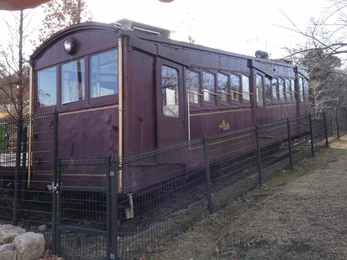鉄道乗車記録の写真:旅の思い出(6)        「生駒山麓公園で保存されている、コ1形の1号車の麓側です。開業当初の木造車両を1928年に車体更新したものです。」