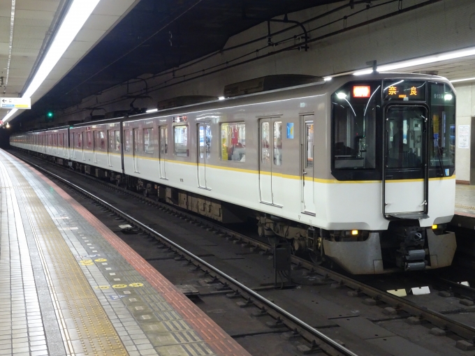 鉄道乗車記録の写真:列車・車両の様子(未乗車)(3)        「シリーズ21で揃った、奈良行き快速急行です。」