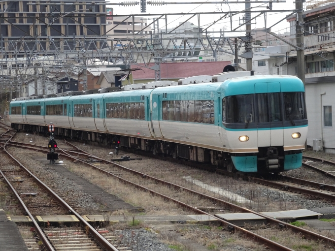鉄道乗車記録の写真:列車・車両の様子(未乗車)(2)        「紀伊田辺に到着する、｢くろしお｣16号です。新宮発のオーシャンアロー型車両です。」