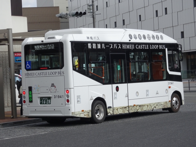 鉄道乗車記録の写真:旅の思い出(8)        「姫路城ループバスの右後ろからの撮影です。」