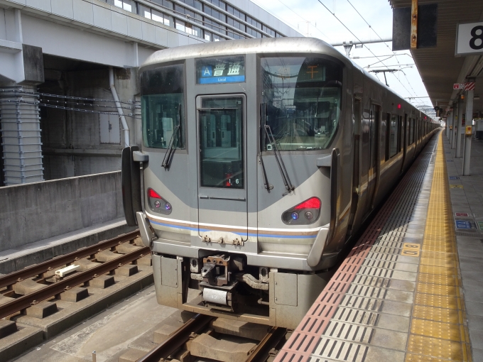 鉄道乗車記録の写真:乗車した列車(外観)(5)        「姫路に着きました。これからお昼ご飯を買いに行ってきます。」