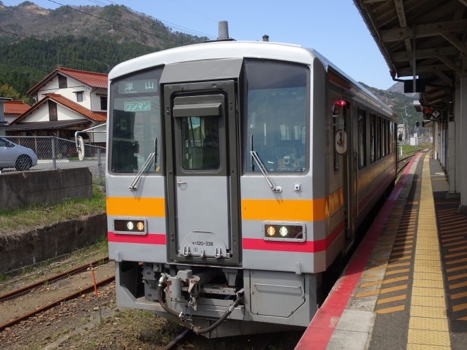 鉄道乗車記録の写真:乗車した列車(外観)(13)        「キハ120系の更新車です。」