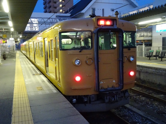 鉄道乗車記録の写真:乗車した列車(外観)(6)        「播州赤穂駅に着きました。」
