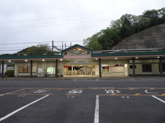 鉄道乗車記録の写真:駅舎・駅施設、様子(4)        「3分で駅舎の写真を撮り、デジタルスタンプをゲットするという無茶なことをしました。」