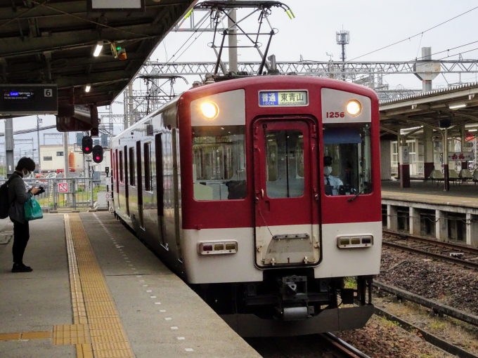 鉄道乗車記録の写真:乗車した列車(外観)(1)        「乗車する、｢東青山｣行きの｢VC56｣です。」