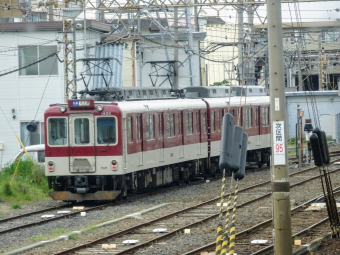 鉄道乗車記録の写真:列車・車両の様子(未乗車)(7)        「塩浜駅で留置している、｢H26｣です。行先表示を出しているので、これから出庫するようです。」