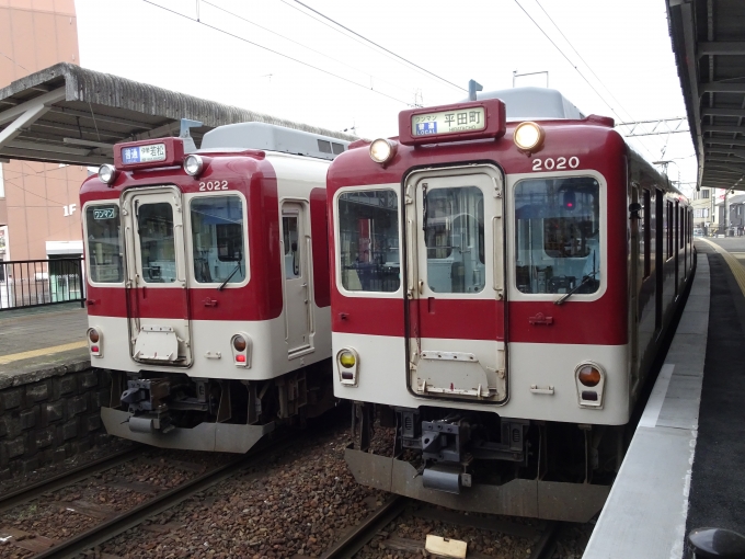 鉄道乗車記録の写真:乗車した列車(外観)(2)     「鈴鹿市駅に着きました。XT10とXT11の並びです。」