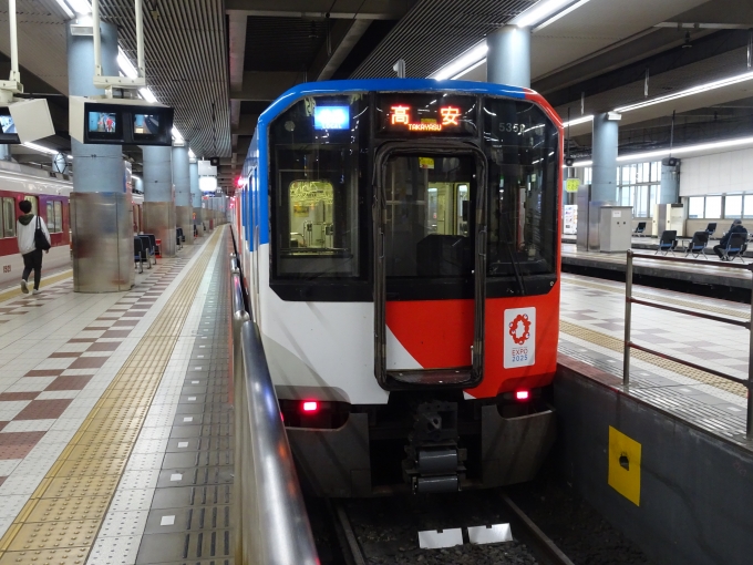 鉄道乗車記録の写真:列車・車両の様子(未乗車)(1)        「近鉄大阪線の｢大阪・関西万博｣のラッピング編成のDF52です。」