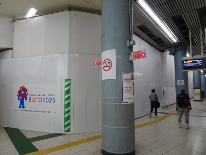 鉄道乗車記録の写真:駅舎・駅施設、様子(2)        「閉鎖された、大阪上本町駅の3号線ホームです。」