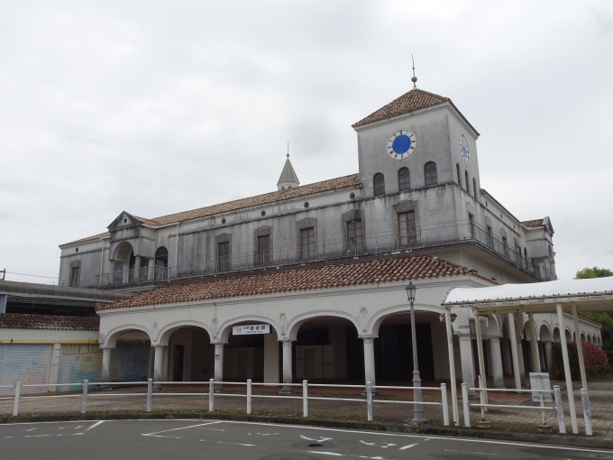 鉄道乗車記録の写真:駅舎・駅施設、様子(3)        「元は｢志摩スペイン村｣の最寄駅でしたが､今は｢鵜方駅｣に変わりました。」
