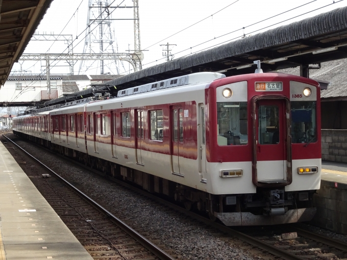 鉄道乗車記録の写真:列車・車両の様子(未乗車)(1)        「VC65以下6両編成の｢近鉄名古屋｣行き急行です。｢ワンマン｣表示器を畳んだ状態で運用されています。」