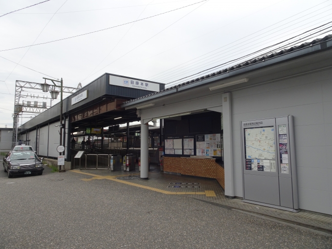 鉄道乗車記録の写真:駅舎・駅施設、様子(2)        「田原本駅の東口駅舎です。」