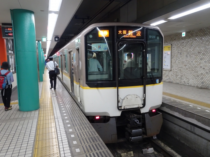 鉄道乗車記録の写真:乗車した列車(外観)(3)        「｢大阪難波｣行き急行です。近鉄奈良発の準急､普通がないので、大和西大寺までこれに乗って移動です。」