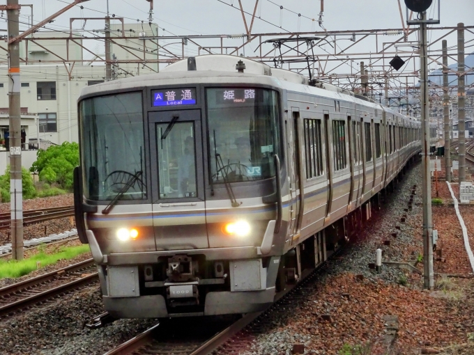 鉄道乗車記録の写真:乗車した列車(外観)(3)        「乗車した普通列車の姫路側のW5編成で、223系1000番台の更新車です。」