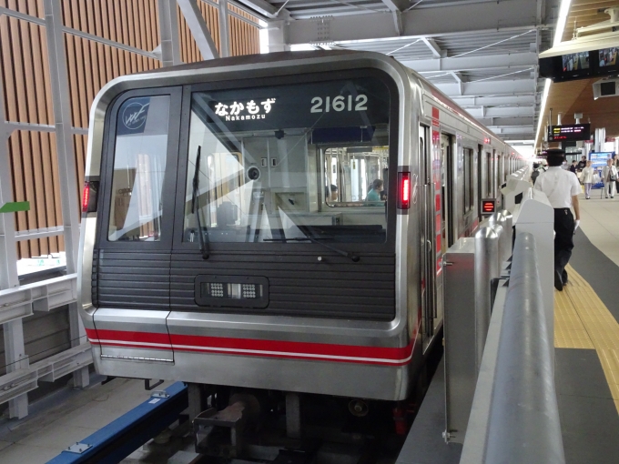鉄道乗車記録の写真:乗車した列車(外観)(1)        「乗車した、大阪メトロの20系です。」