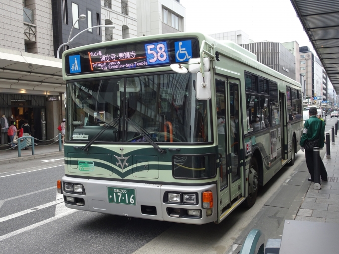 鉄道乗車記録の写真:旅の思い出(1)        「梅小路公園・京都鉄道博物館から四条河原町まで乗車した、京都市営バスです。」