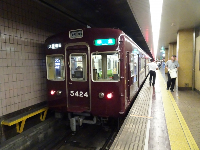 鉄道乗車記録の写真:乗車した列車(外観)(2)        「5300系7両編成の京都線準急です。」