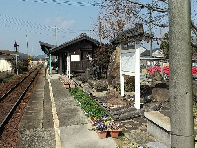 鉄道乗車記録の写真:駅舎・駅施設、様子(8)        「播磨下里駅のホームです。」