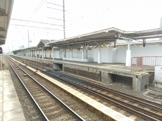 鉄道乗車記録の写真:駅舎・駅施設、様子(1)        「浜寺公園駅3番線ホームです。」