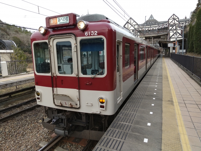 鉄道乗車記録の写真:乗車した列車(外観)(1)          「福神駅の洋風駅舎をバックに」