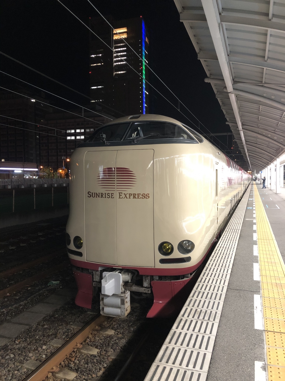 鉄道乗車記録「高松駅から東京駅」乗車した列車(外観)の写真(2) by たけちゃん 撮影日時:2020年12月28日